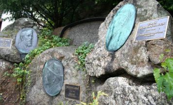 Neue Spur: Steintisch am Hansberg stammt aus St. Ulrich