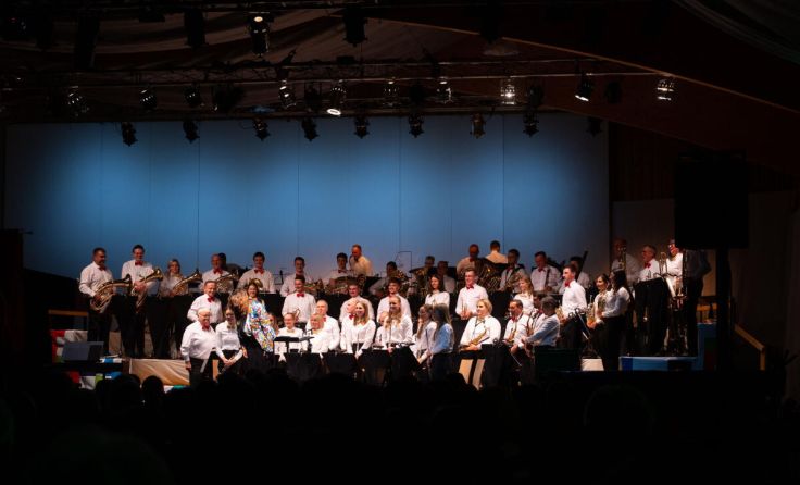 Die Petringer Musiker gestalten einen galaktisch guten Abend. (Foto: MMK St. Peter)