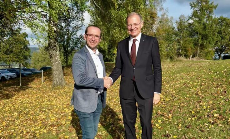 Josef Höglinger mit Landeshauptmann Thomas Stelzer (Foto: OÖVP/Gierlinger)