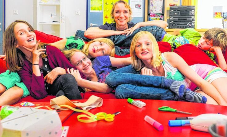 Kinder lernen gemeinsam, mit kritischen Lebensereignissen umzugehen. *Foto: Rainbows