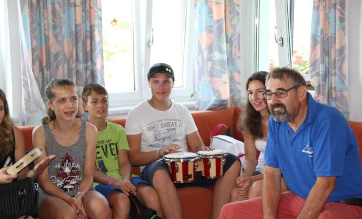 Hauptschüler waren zu Gast im Arcus-Wohnverbund Falkenstein.