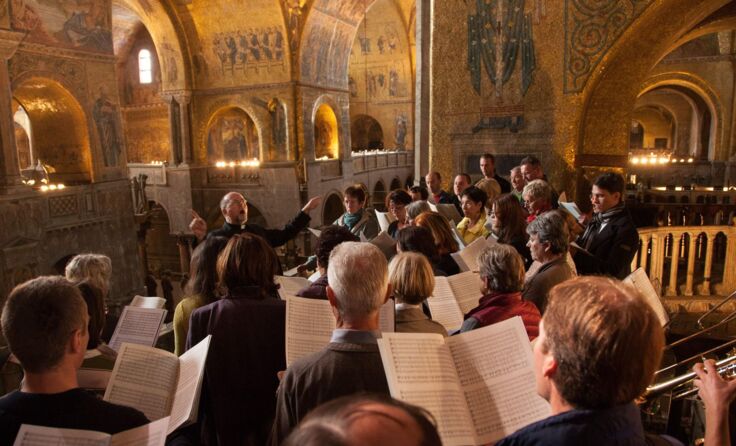 Die Cantoria Plagensis führt am Marien-Feiertag die Krönungsmesse von Mozart auf.