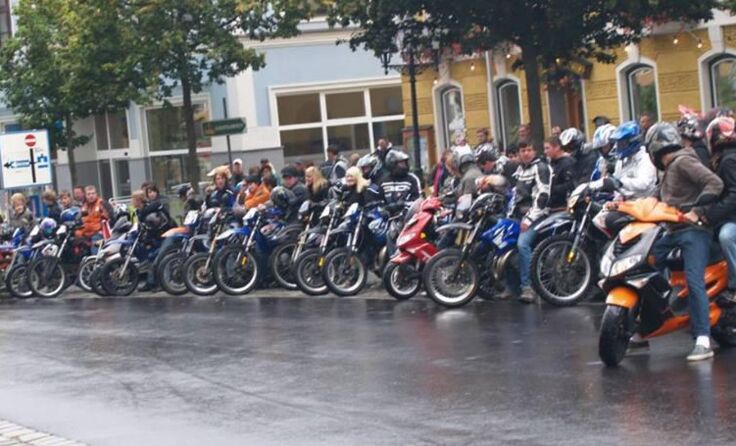 Die Bezirks-JVP lädt am Sonntag zur Moped-Sternfahrt durch die Bezirkshauptstadt.