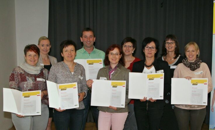 Sieben Arbeitskreisleiter der Gesunden Gemeinden wurden für ihr fünfjähriges Jubiläum geehrt.