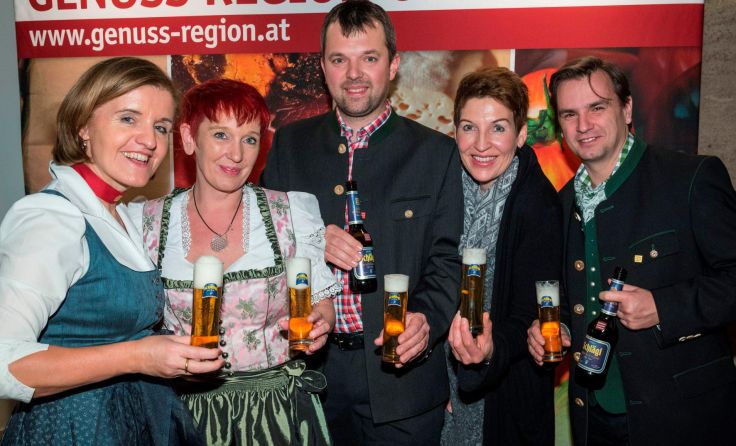 Ein Prost auf die österreichischen Genussregionen. Foto: GRÖ/Krug