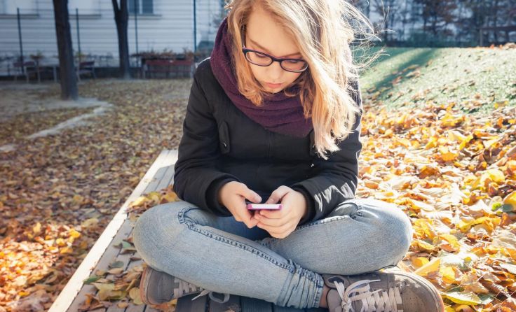 Neue Formen der Sucht betreffen Handy oder Internet. Foto: Fotolia