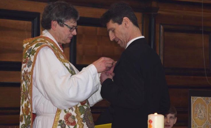 Norbert Huber erhielt die Ehrennadel in Gold des Kirchenmusikreferates überreicht.