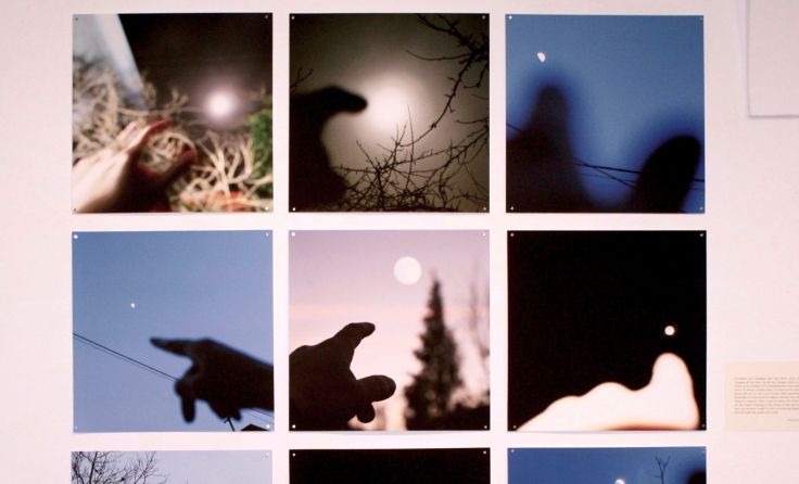 Der Mond spielt in dieser Serie von Marie Ruprecht eine wichtige Rolle.