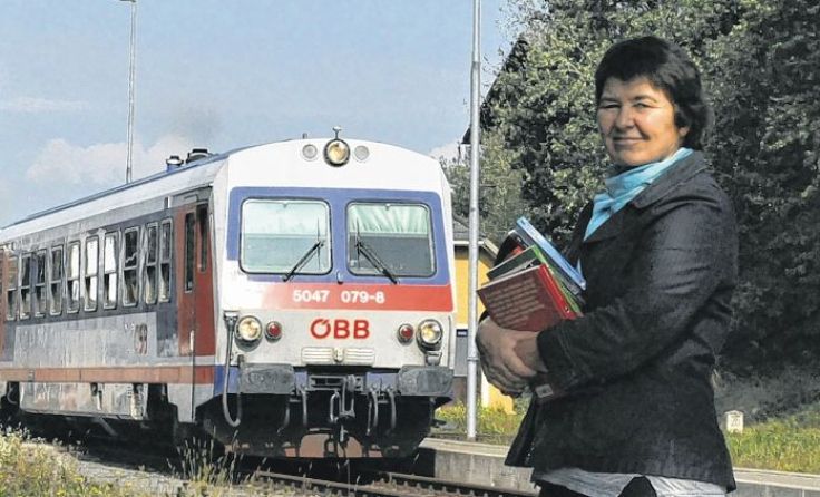 Anna Falkinger koordiniert die neun Bibliotheken entlang der Mühlkreisbahn.