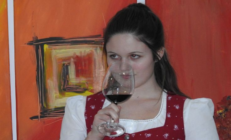 Weinkennerin Monika Wagner in ihrem Element.
