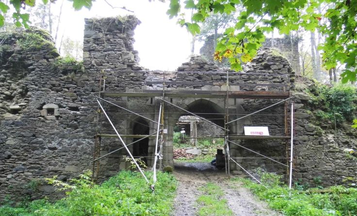 An der Burgruine Falkenstein will man retten, was noch zu retten ist. Foto: Gemeinde Hofkirchen 