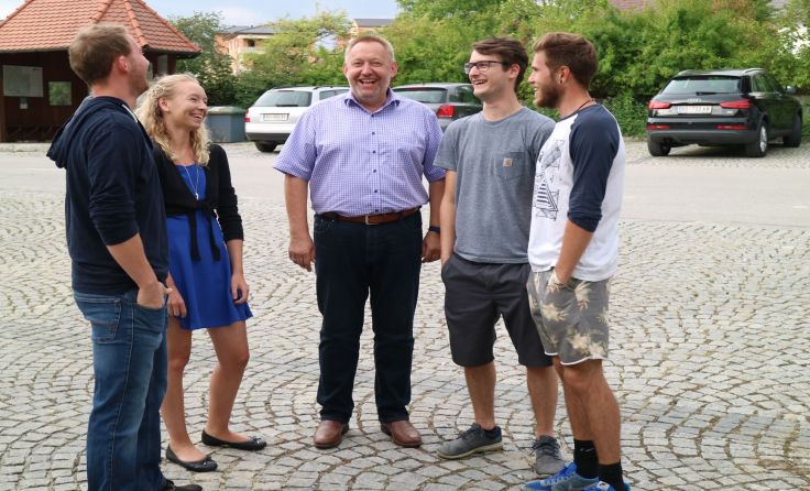 Bürgermeister Klaus Falkinger ist der Kontakt zu den jungen Leuten seiner Gemeinde wichtig.