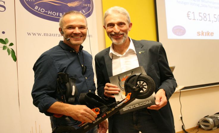 Otto Eder (l.) und Franz Hehenberger beim Benefizvortrag am Mauracherhof. Foto: Gahleitner