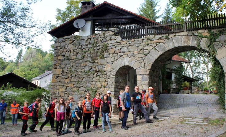 Die jungen Florianis bei der Ruine Tannberg