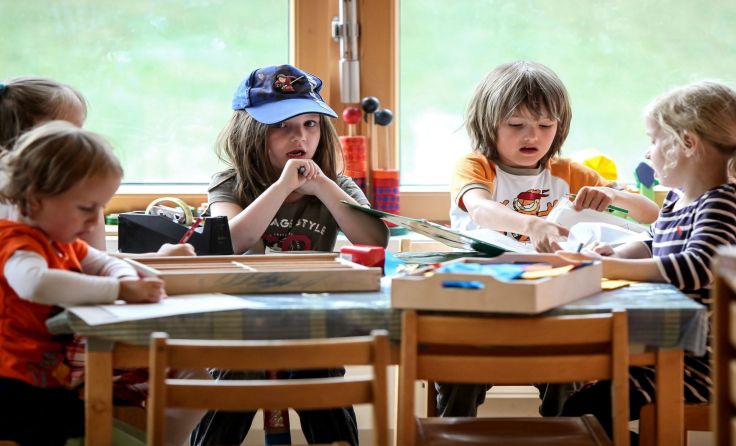 Der Transport zum Kindergarten wird teurer, kostendeckend ist es aber dennoch nicht. Foto: Weihbold