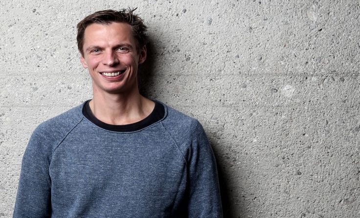 Klaus Eckel lädt ein in seine Welt. Foto: Weihbold 