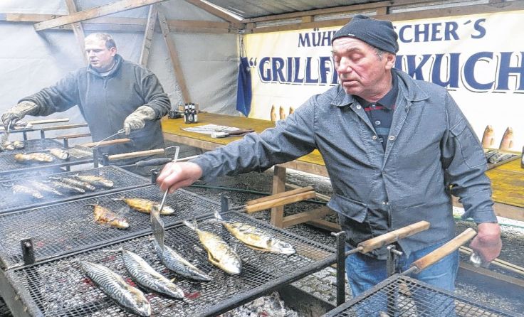 Geräuchert oder frisch: Das Angebot beim 21. Fischmarkt ist vielfältig. 
