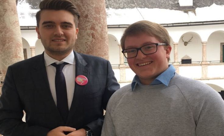 Der Landesvorsitzende Paul Pfahnl mit Tobias Krammer.