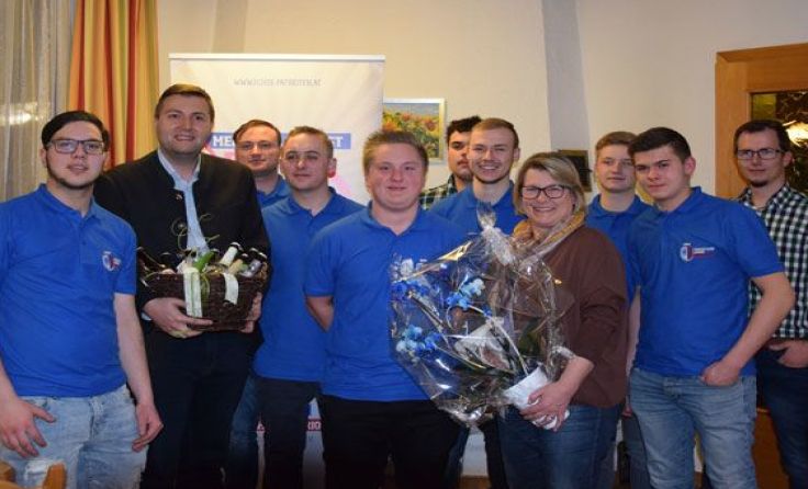 Die neu gegründete Bezirksjugendgruppe der Freiheitlichen Jugend mit Obmann David Strasser