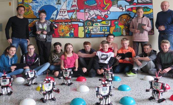 Roboter zusammenbauen und programmieren machte den Schülern der NMS St. Martin viel Spaß.