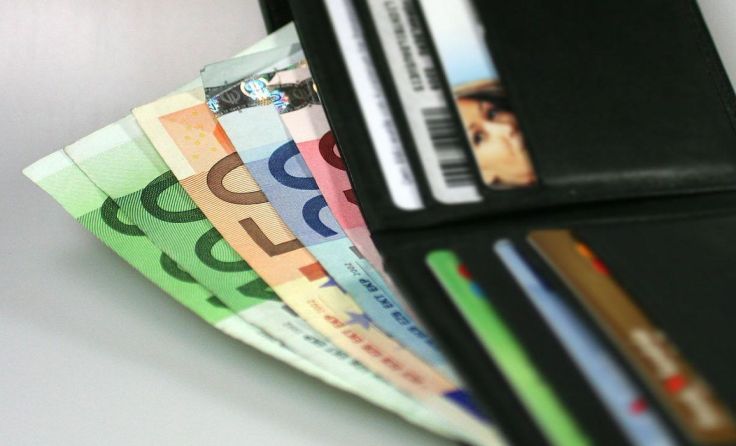 5 Euro wollte ein Mann spenden - 150 Euro wurden ihm gestohlen. Foto: Wodicka