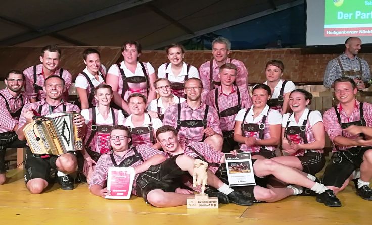 So sehen Sieger aus: Die Volkstanzgruppe Rohrbach gewann den Plattlercup in Heiligenberg.