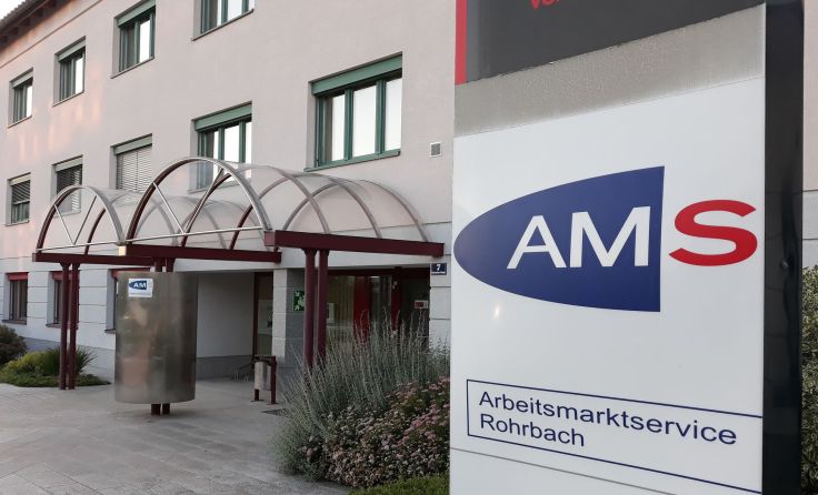 Das Projekt von AMS und Frauennetzwerk vermittelt Arbeitssuchende an Gemeinden.