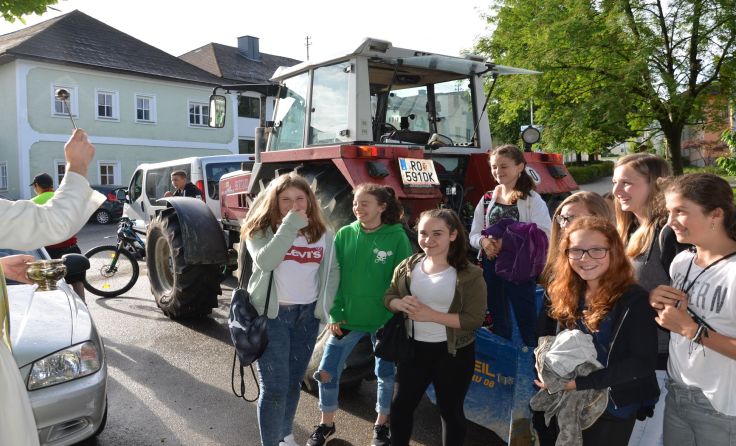 Viele Jugendliche kamen mit ihren Fahrzeugen zur Segnung nach Baureith. Foto: ASKJU