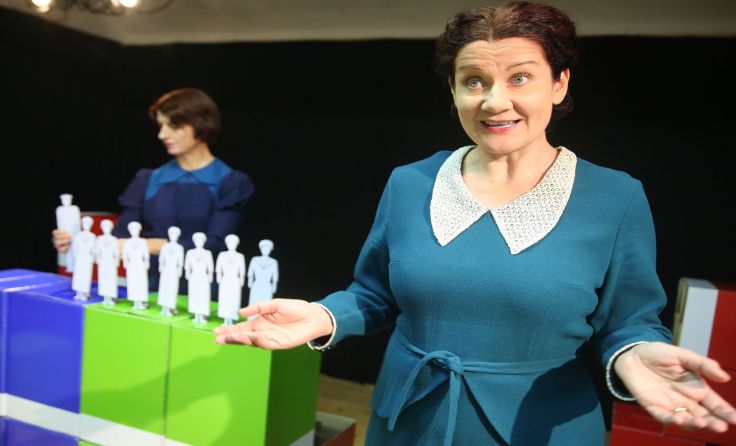 Anita Zieher und Brigitta Waschnig erinnern an zwei beeindruckende Frauen. Foto: Reinhard Winkler