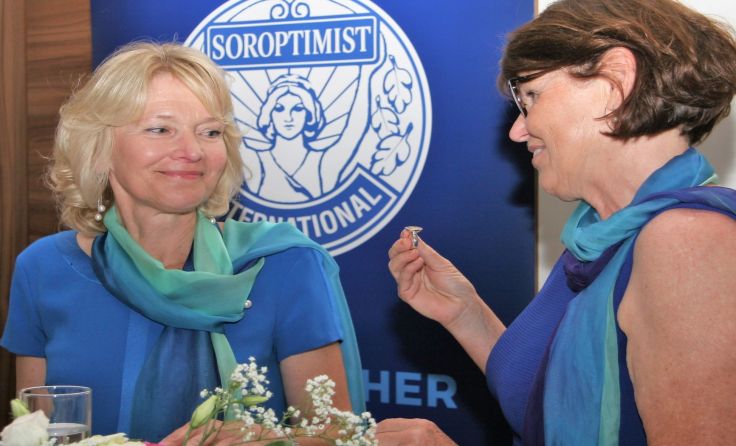 Hildegund Nöbauer (l.) folgt als Präsidentin Erika Leibetseder nach. Foto: Brigitta Mitter