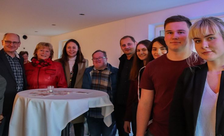 Die Schüler freuten sich über ein volles Haus bei ihrer Vernissage. Foto: BBS Rohrbach