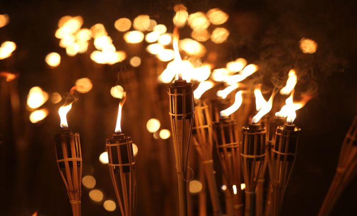 Lichter und Musik am Kirchenplatz Foto: Sergey Kuznecov/Shutterstock.com 