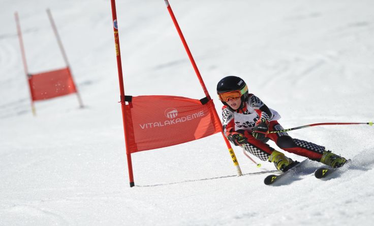 Kleine und große Skifahrer messen sich mit der Konkurrenz. Foto: Ing. Reininger