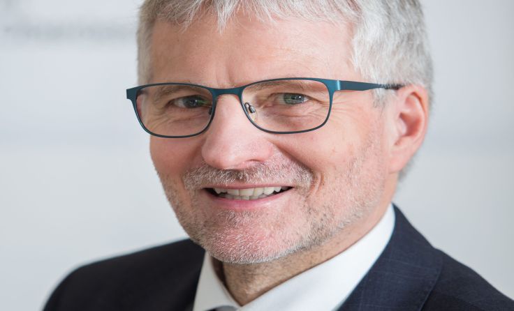 Festredner Franz Kehrer spricht über das Glück auf Erden. Foto: Caritas