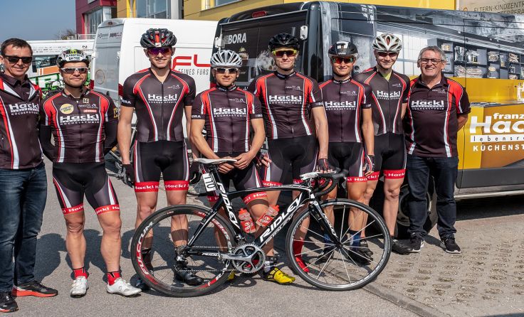 Die Amateure des Niederwaldkirchner Radteams mit ihren Betreuern Foto: Alfred Reiter