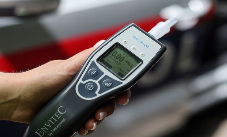 Der Alkotest zeigte die deutliche Alkoholisierung beim Fahrer. Foto: Weihbold