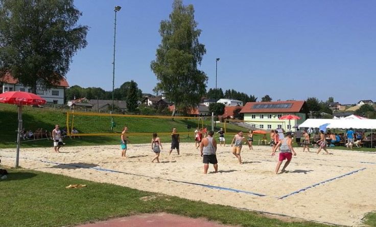 Am Beachplatz in Niederwaldkirchen wird wieder der Wiagrob’n-Cup ausgetragen. Foto: Dominik Bäck