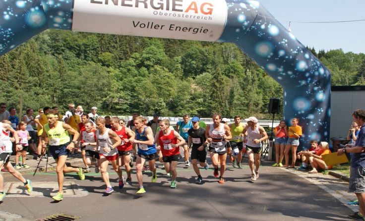 Läufer aller Altersklassen treffen sich zum Seenlauf in Neustift. Foto: Gemeinde Neustift