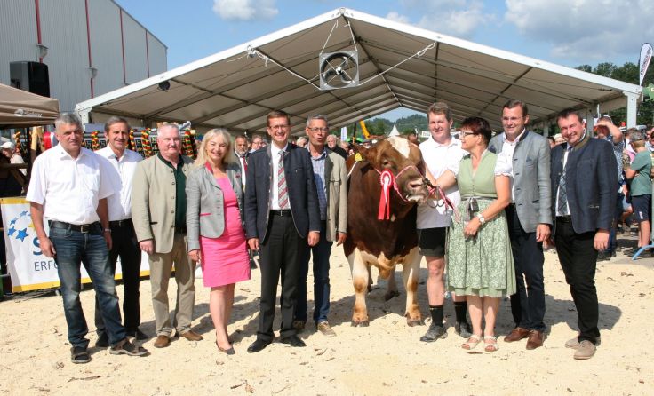 Viele Ehrengäste kamen zur 15. Böhmerwald-Messe nach Ulrichsberg. Foto: Gahleitner