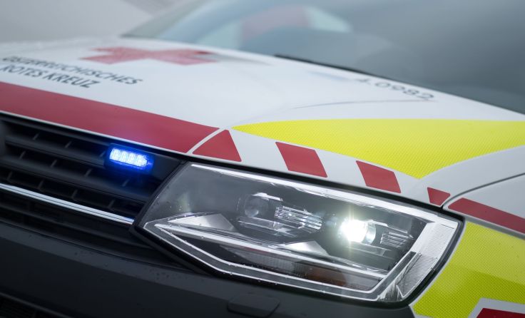 Das Rote Kreuz musste drei Unfallbeteiligte ins Krankenhaus bringen. Foto: Hannerphotography