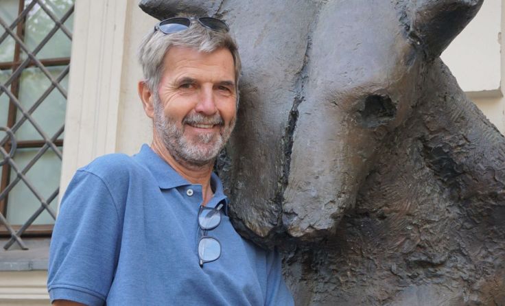 Walter Öhlinger liest aus seinem neuen Gedichtbuch. Foto: Öhlinger