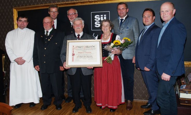 Höchste Gemeindeehren für Franz Hauer: Er wurde zum Ehrenbürger ernannt. Foto: A. Aumüller