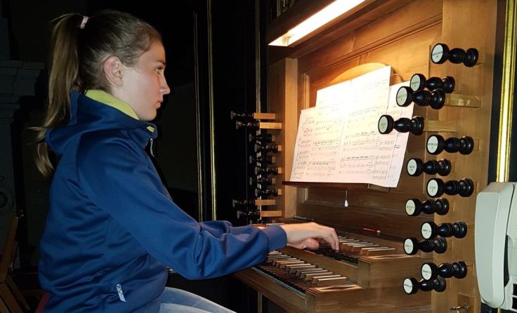 Miriam Wild erspielte an der Orgel einen 1. Preis und fährt zum Bundesbewerb. Foto: privat