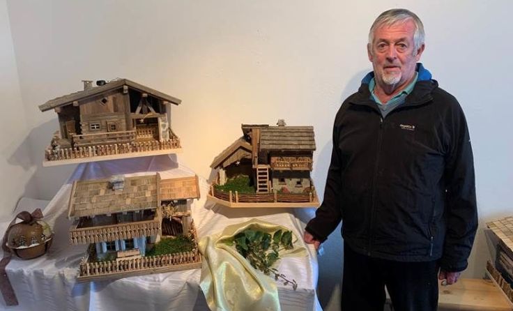 Sigi Barth baut mit Leidenschaft und viel Geschick Weihnachtskrippen. Foto: privat