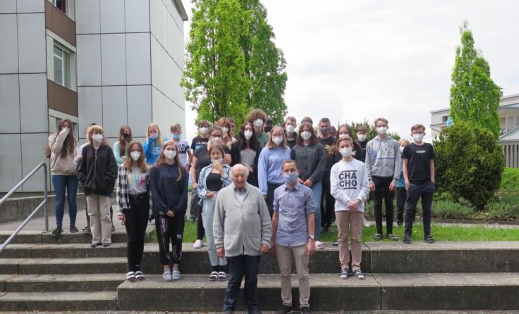 Der 86-jährige Harry Merl war zu Gast an der Mittelschule St. Martin. (Foto: MS St. Martin)