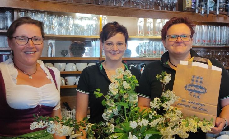 Zum Weltmilchtag stellten sich die Bäuerinnen bei Wirten mit regionalen Produkten ein. (Foto: BBK)