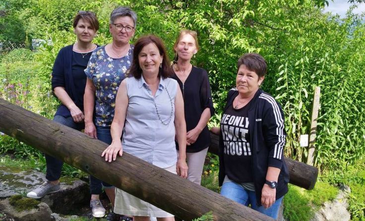 Obfrau Christine Dittlbacher mit den Vorstandsmitgliedern Foto: Heilkräutergartenverein