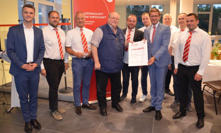 Das Führungsteam der Firma Brüder Resch freut sich über die Auszeichnung. (Foto: WB)