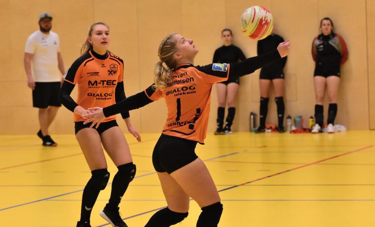 Magdalena Bauer und Anika Hartl von der Sportunion Arnreit (Foto: Manfred Lindorfer)