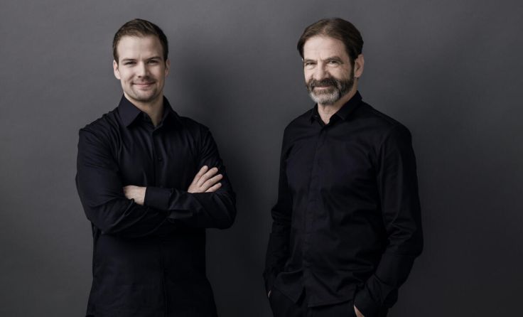 Hermann und Thomas Neuburger rufen zu bewusstem Fleischkonsum auf. (Foto: Neuburger Fleischlos GmbH)
